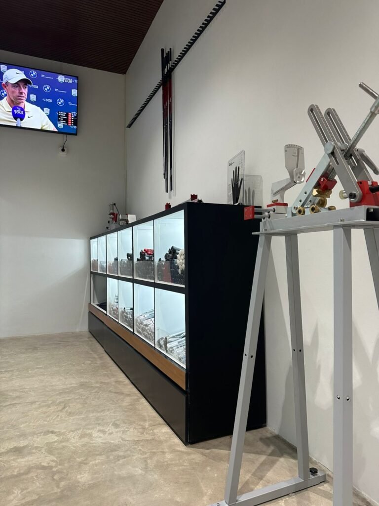 Ruangan Degrees Golf